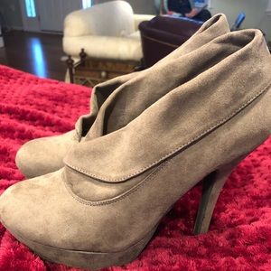 Brand new faux suede booties size 9